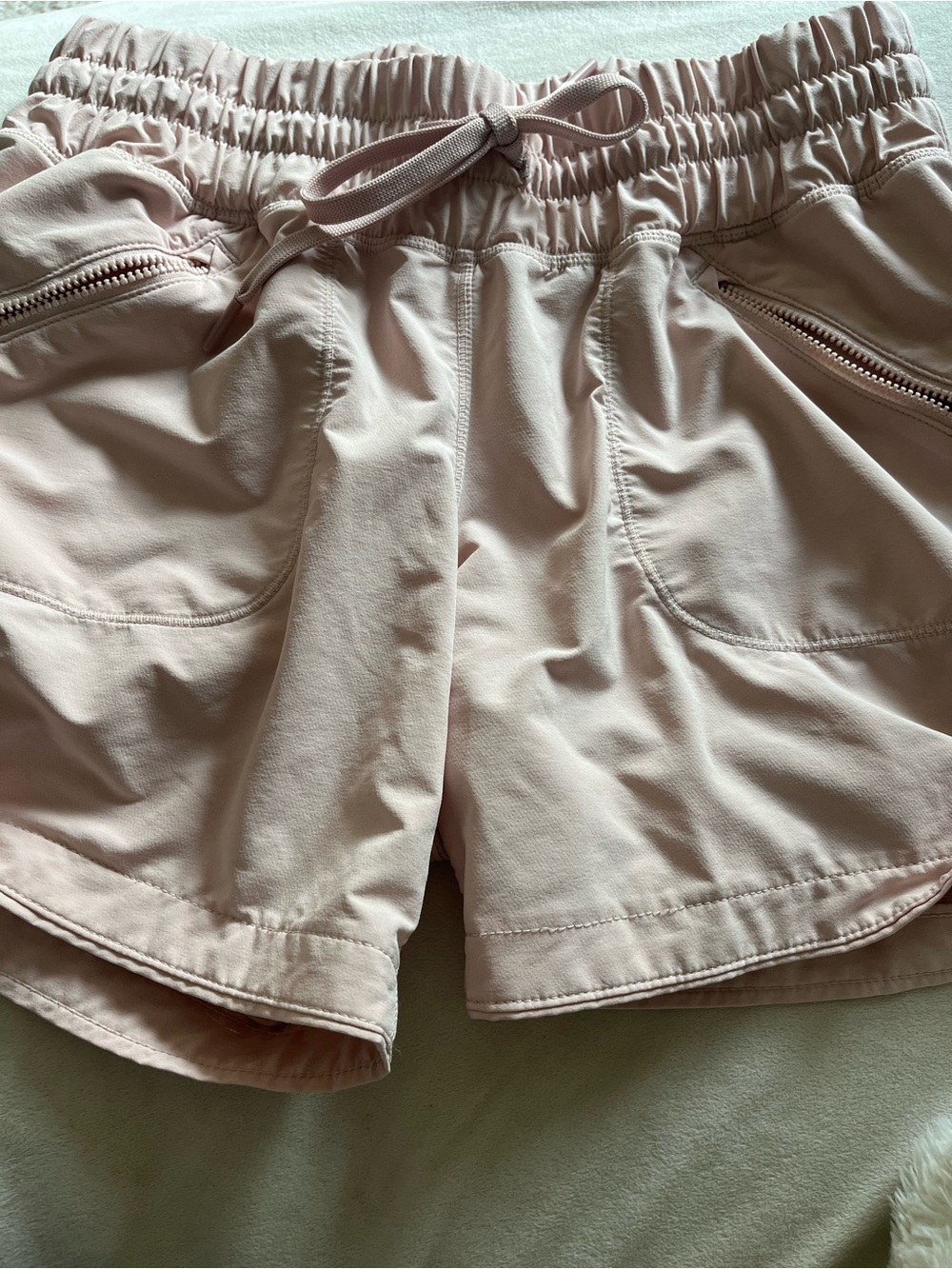 Zella Women’s Lightweight Drawstring Short